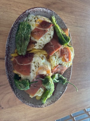 HUEVOS ROTOS TRUFADOS C/JAMON